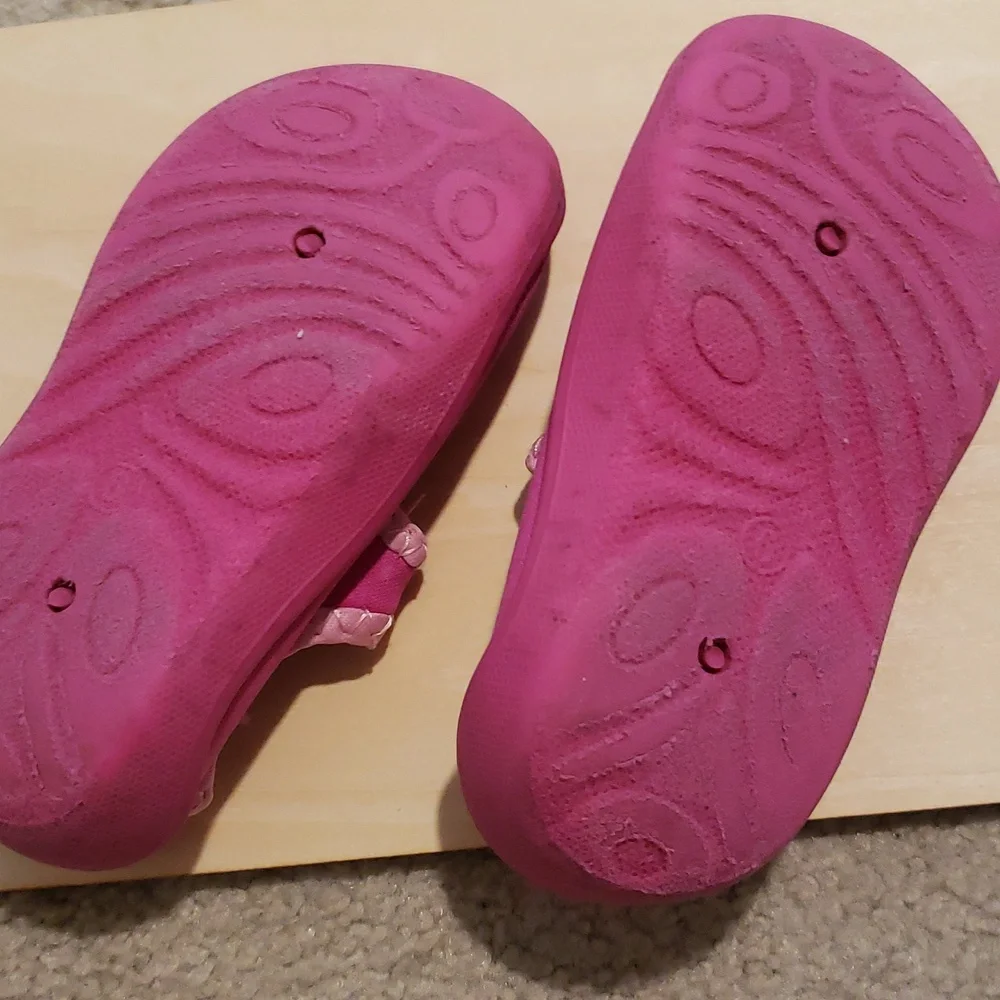 5/6 Pink Water Shoes